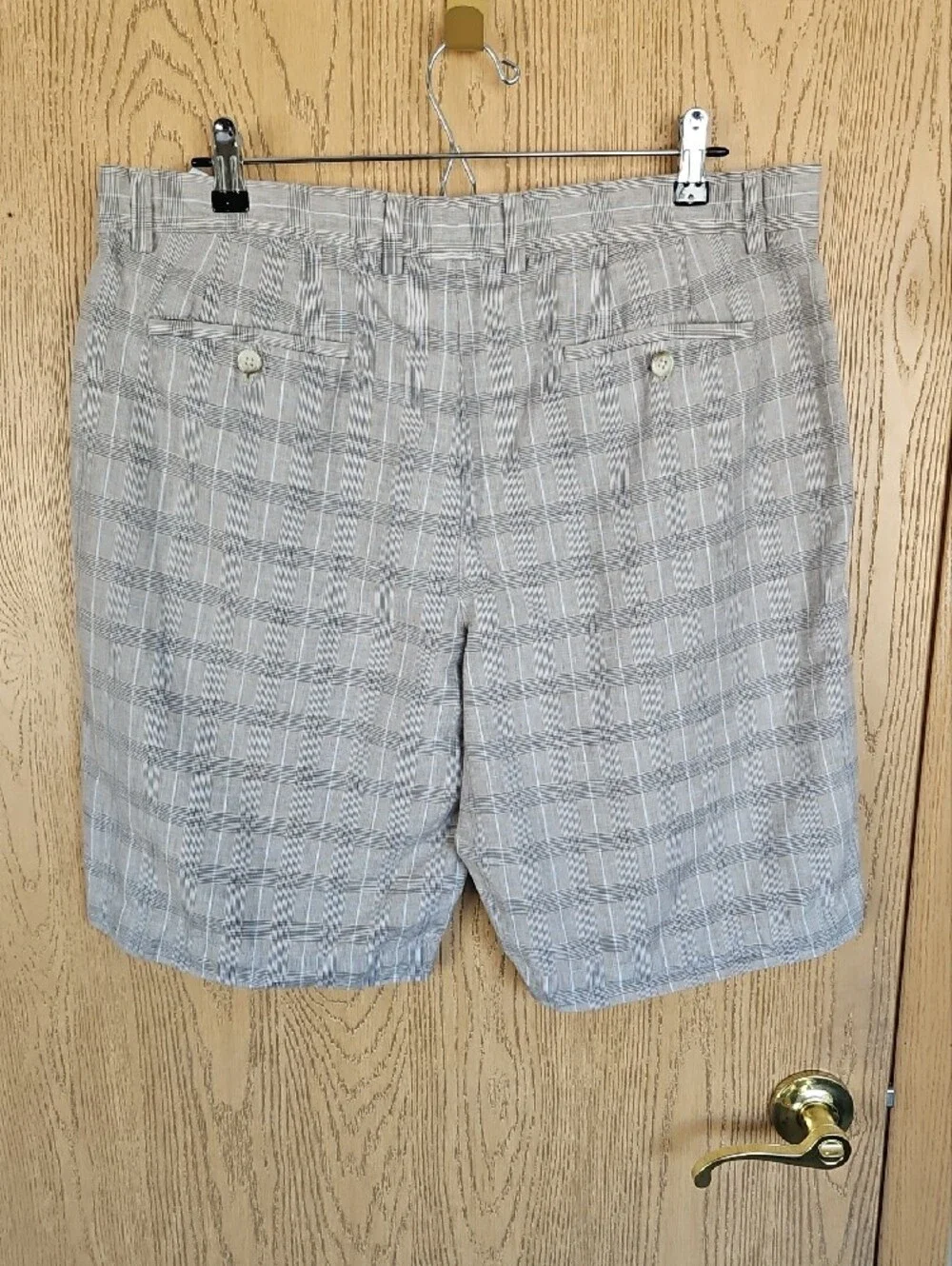 Banana Republic Men's Light Beige Plaid Flat Front Shorts